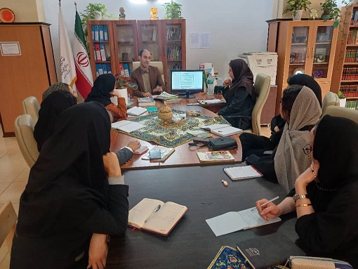 کارگاه آموزشی تربیت مربی پیش دبستانی در کتابخانه با حضوراستاد باقر زاده